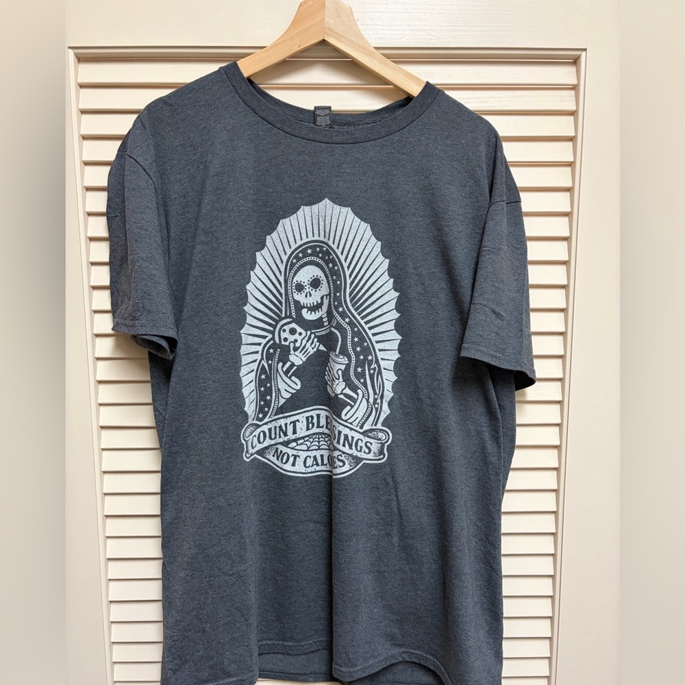 Count Blessings Not Calories T-Shirt XL Gray Skull Graphic Funny Halloween